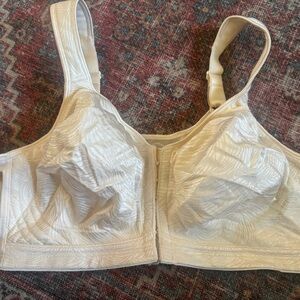 Playtex Cream Women's Bra